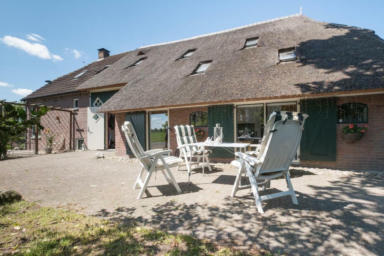 Appartement De Berghoeve Ruinen Luaran gambar